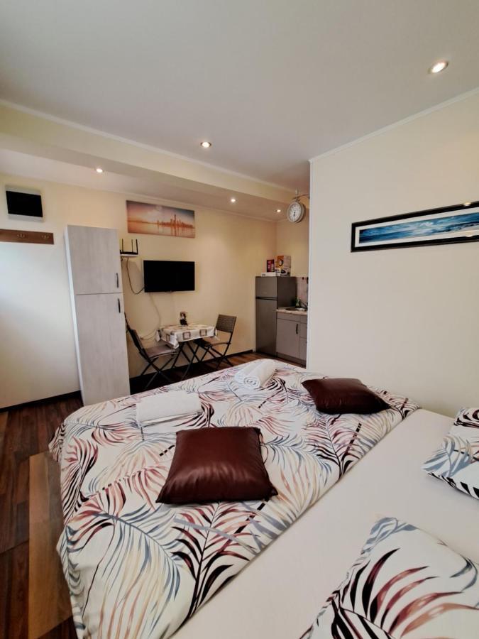 Meressa Nina&Leo Studio Apartments Novigrad Istria Eksteriør billede