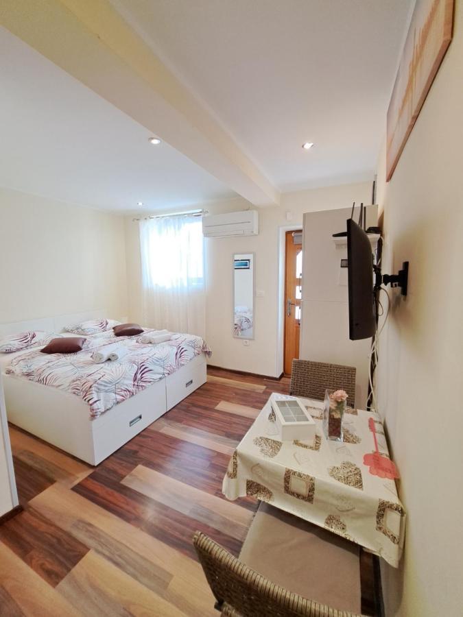 Meressa Nina&Leo Studio Apartments Novigrad Istria Eksteriør billede