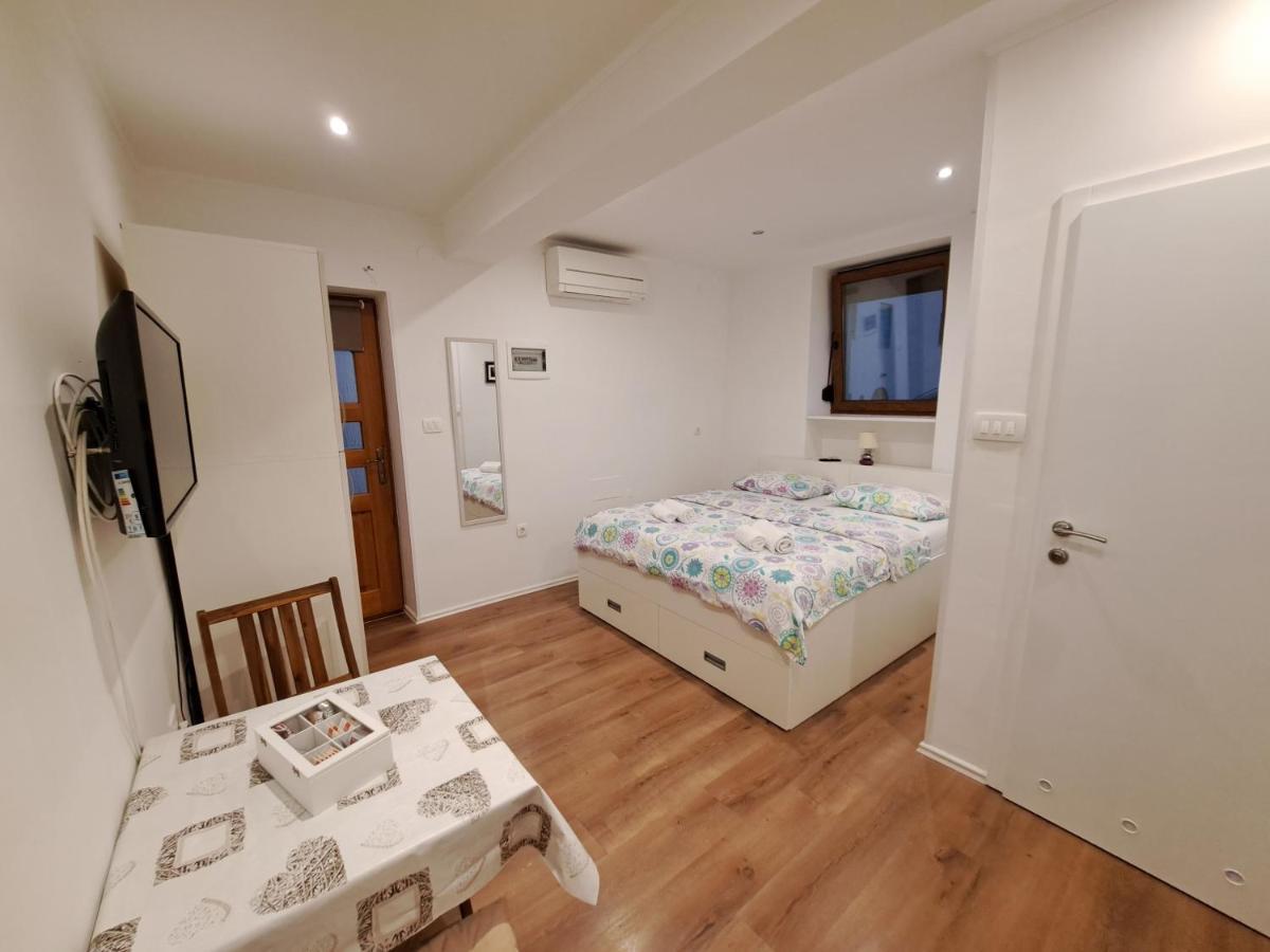 Meressa Nina&Leo Studio Apartments Novigrad Istria Eksteriør billede