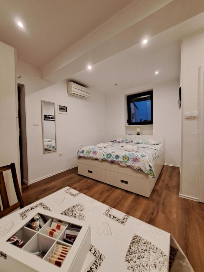 Meressa Nina&Leo Studio Apartments Novigrad Istria Eksteriør billede