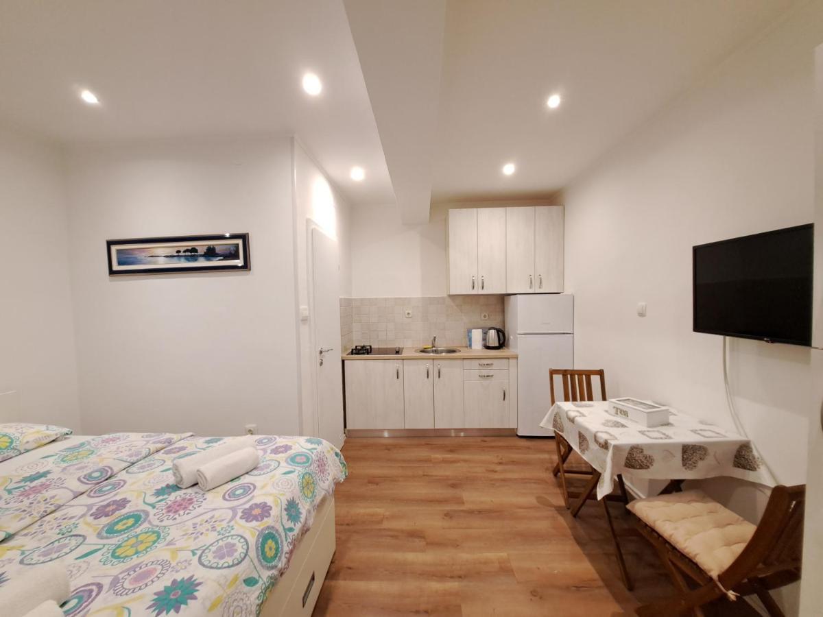 Meressa Nina&Leo Studio Apartments Novigrad Istria Eksteriør billede