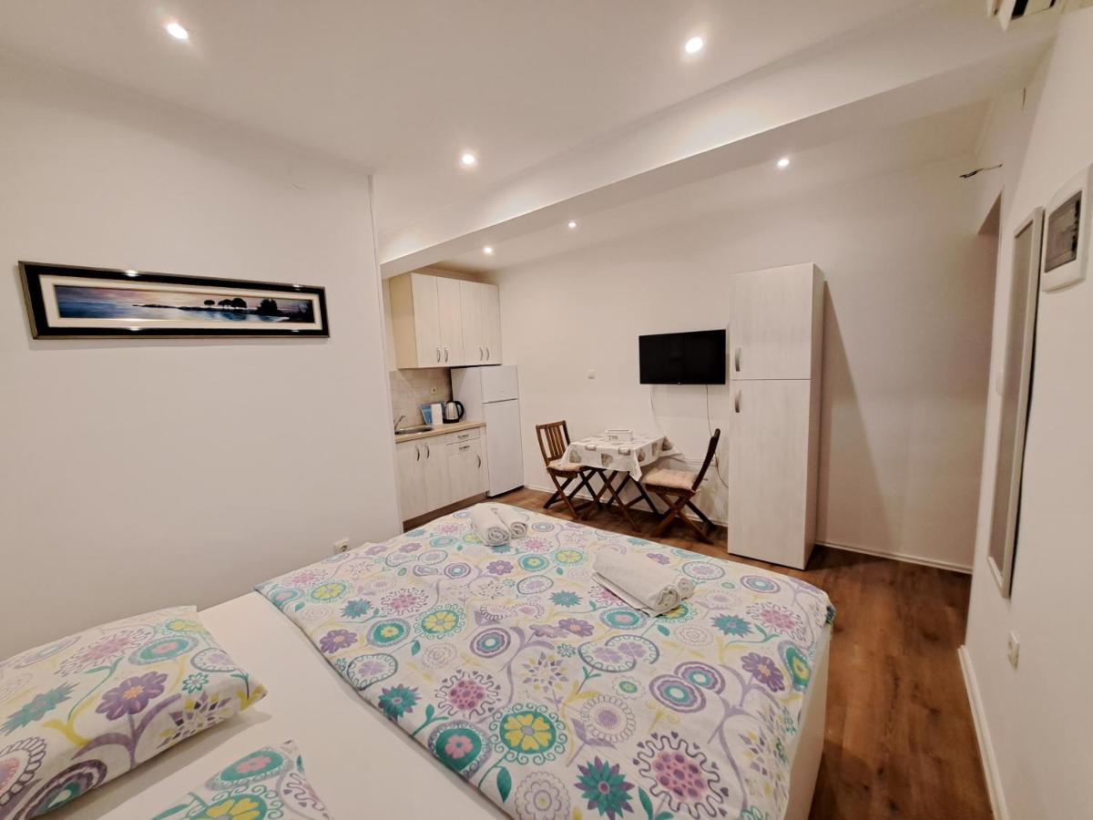 Meressa Nina&Leo Studio Apartments Novigrad Istria Eksteriør billede
